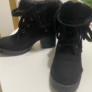 Lug style boots w/faux fur